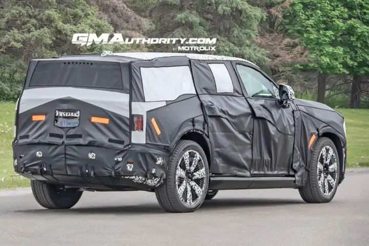 2025-Cadillac-Escalade-IQ-Escalade-Electric-EV-Prototype-Spy-Shots-May-2023-Exterior-007