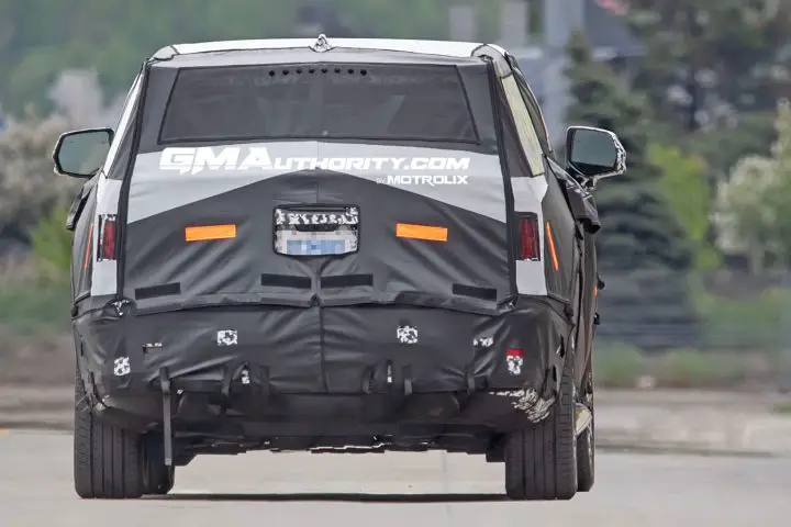 2025-Cadillac-Escalade-IQ-Escalade-Electric-EV-Prototype-Spy-Shots-May-2023-Exterior-010