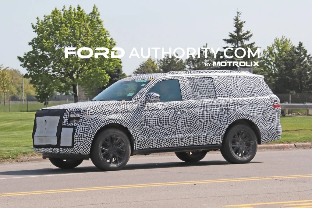 2025 Ford Expedition Spotted For First Time With Big Changes