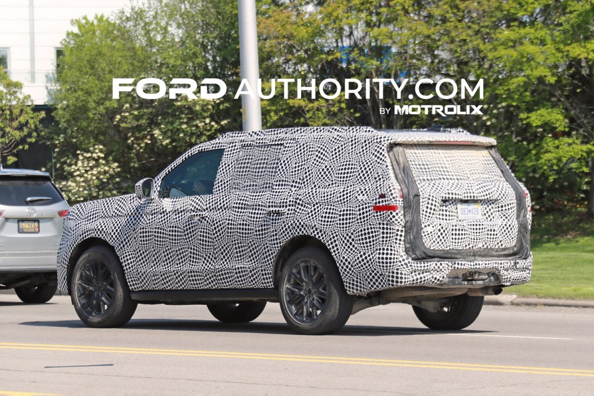 2025 Ford Expedition Spotted For First Time With Big Changes