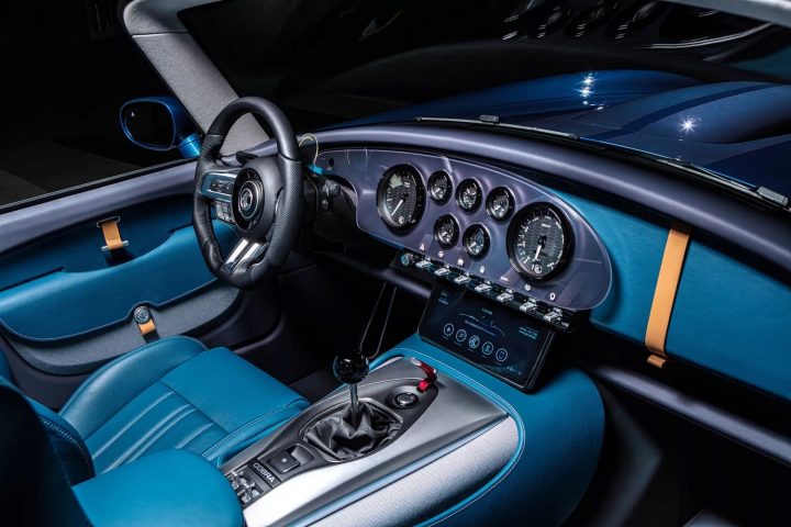 AC Cobra GT Roadster - Interior 001