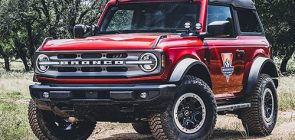 Ford Bronco Rigid Dual Mirror Mounted Light Kit - Exterior 001 - Front Three Quarters