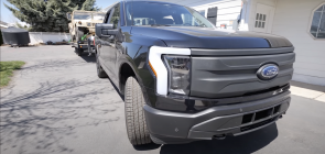Ford F-150 Lightning Towing 10,000 Pounds Test - Exterior 001 - Front Three Quarters
