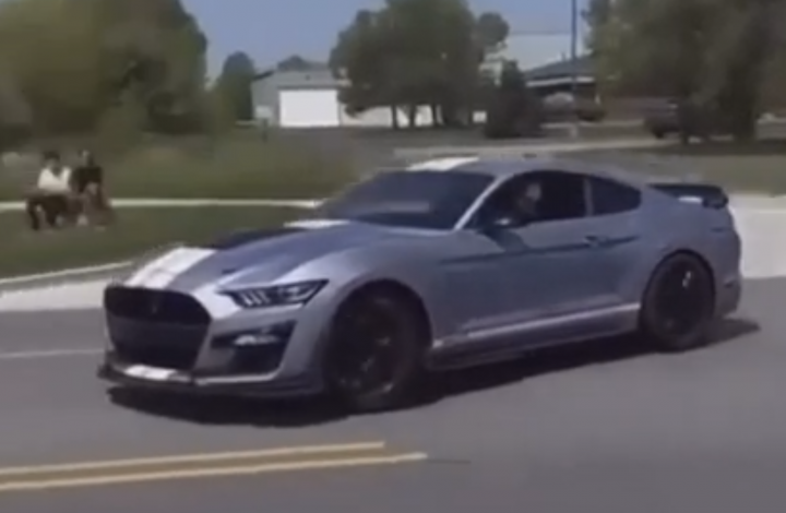 Ford Mustang Shelby GT500 Heritage Edition Crashes Into Chevy Equinox - Exterior 001 - Front Three Quarters