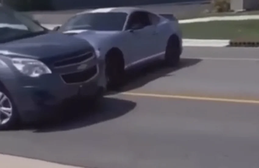 Ford Mustang Shelby GT500 Heritage Edition Crashes Into Chevy Equinox - Exterior 002 - Front Three Quarters