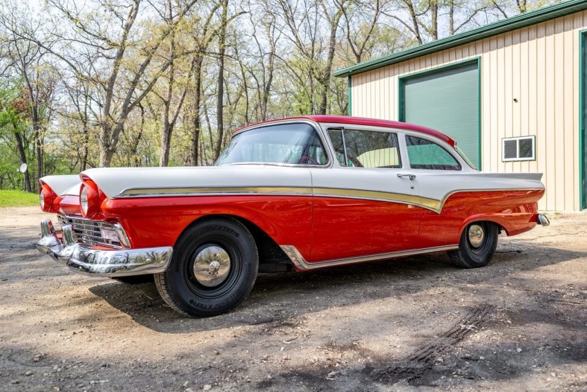 1957 Ford Custom 300 With 5.0L Coyote V8 - Exterior 001 - Front Three Quarters