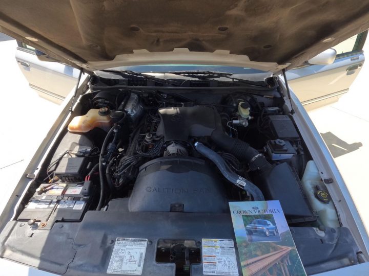 1996 Ford Crown Victoria With 58K Miles - Engine Bay 001