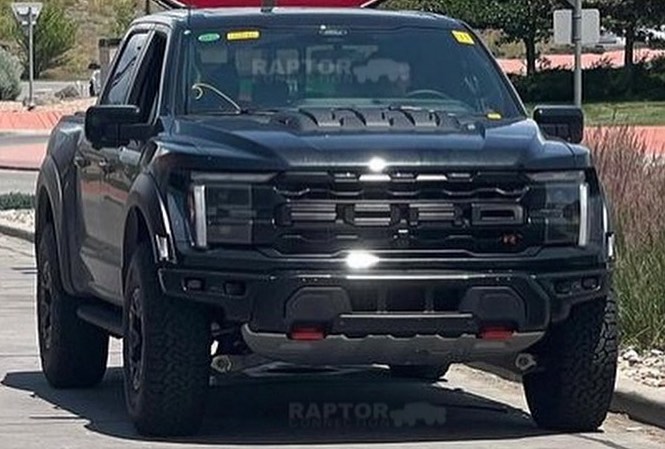 2024 Ford F-150 Raptor R Prototype - Exterior 001 - Front