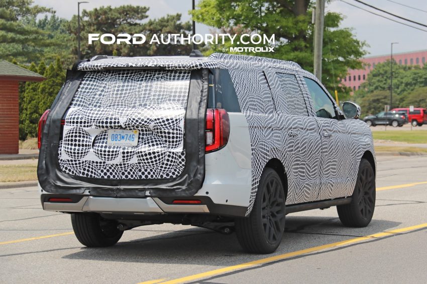 2025 Ford Expedition To Have Range Rover-Like Aesthetic Out Back