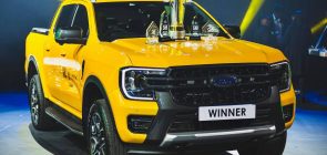 Ford Ranger 2023 South African Car of the Year - Exterior 001 - Front Three Quarters