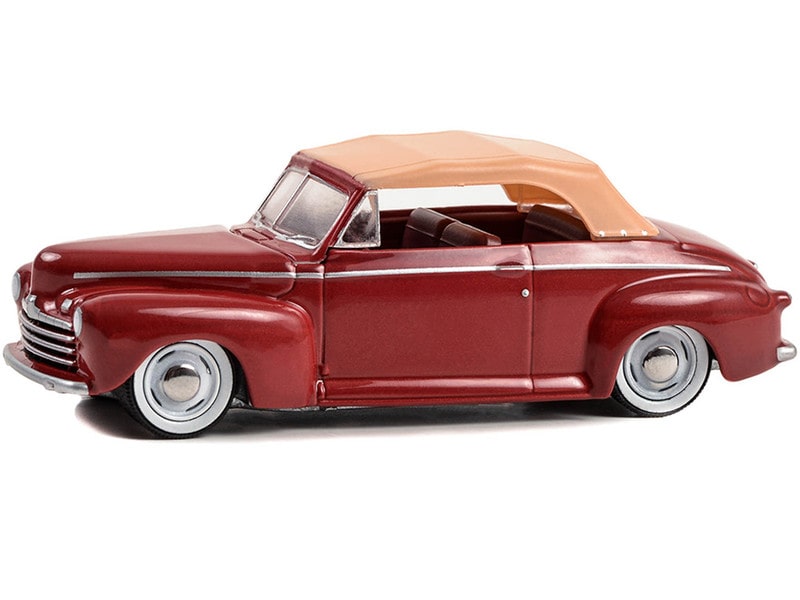 Greenlight Collectibles 1946 Ford Super De Luxe Diecast From Home Improvement - Exterior 001 - Front Three Quarters