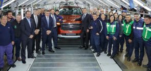 Next-Generation Ford Ranger Production Begins Pacheco Assembly Plant Argentina - Exterior 001 - Front