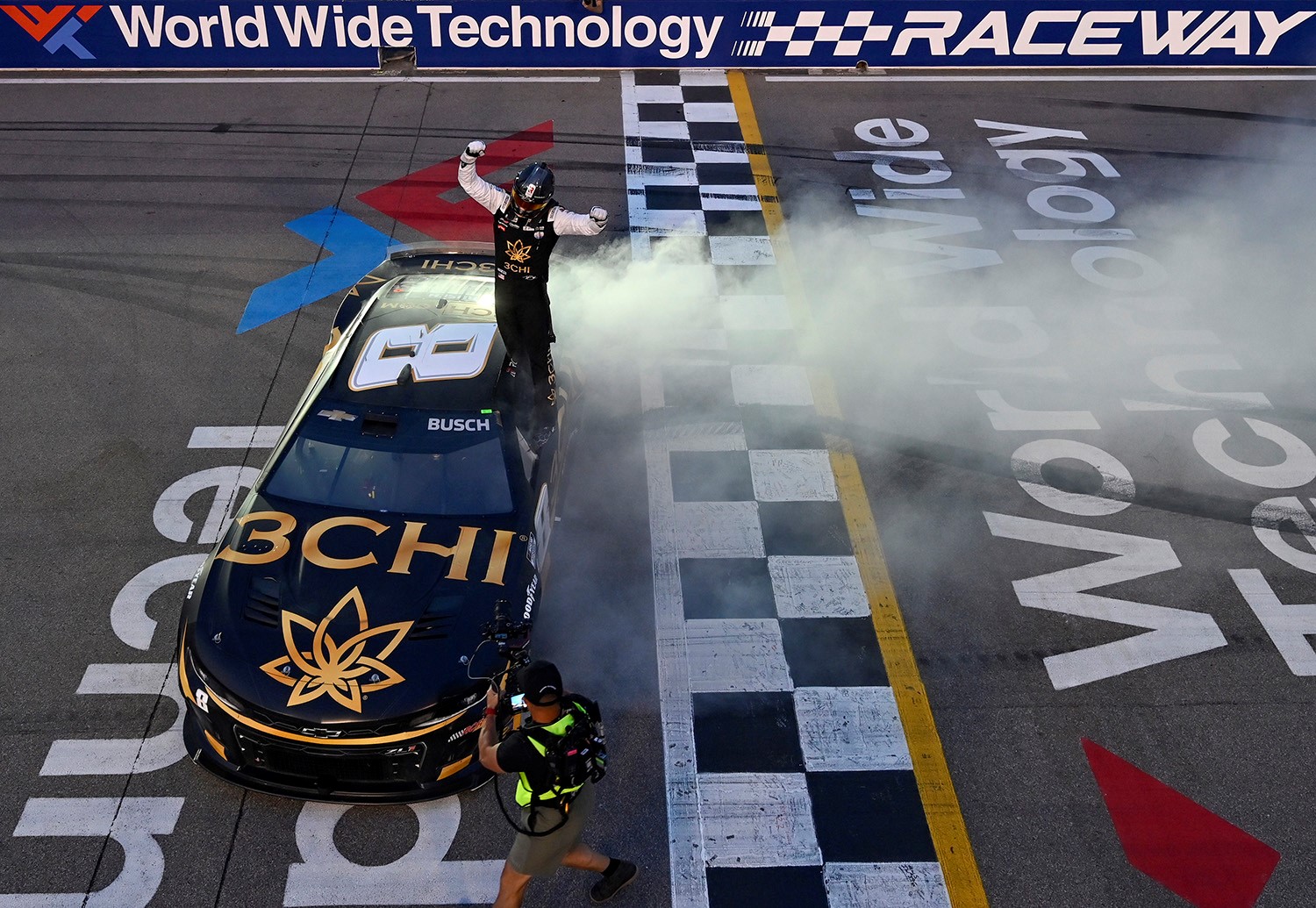 No. 2 NASCAR Ford Tangles With Chevy At Gateway 2023: Video