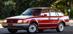 1989 Ford Escort LX With 43K Miles - Exterior 001 - Front Three Quarters