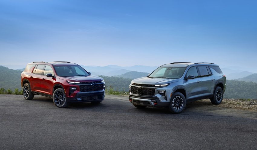 2024-Chevrolet-Traverse-Lineup-Press-Photos-Exterior-001-RS-on-left-and-Z71-on-right