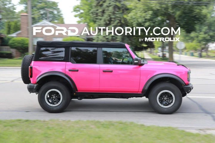 Hot pink Ford Bronco Badlands side