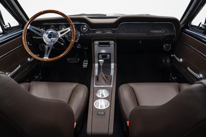 Velocity Signature Ford Mustang - Interior 001