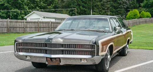 1969 Ford LTD Country Squire With 55K Miles - Exterior 001 - Front Three Quarters