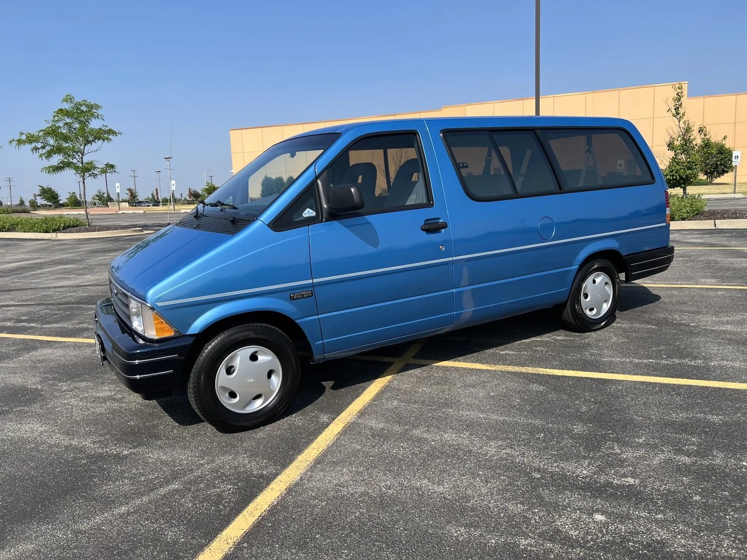 1993 Ford Aerostar XL With Just 48K Miles Up For Auction