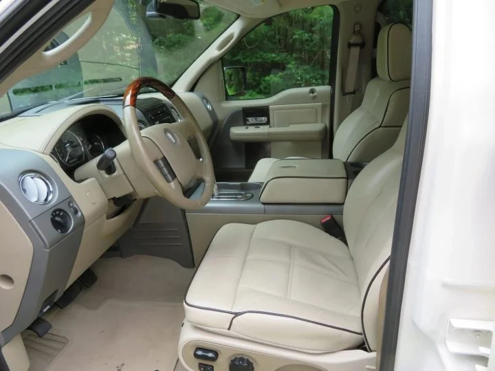 2007 LIncoln Mark LT With 57K Miles - Interior 001