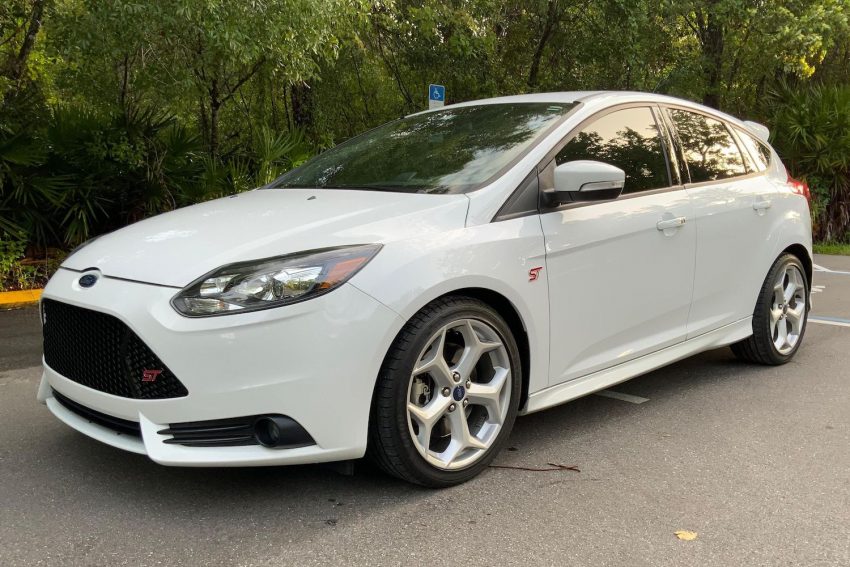 2014 Ford Focus ST With 20K Miles - Exterior 001 - Front Three Quarters