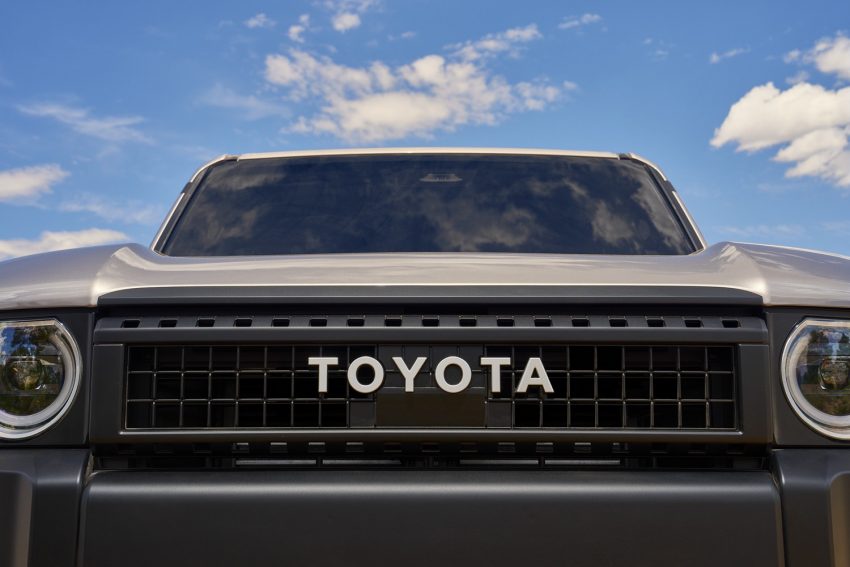 2024 Toyota Land Cruiser Debuts As AllNew Ford Bronco Rival