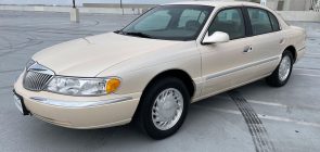 1998 Lincoln Continental With 36K Miles - Exterior 001 - Front Three Quarters