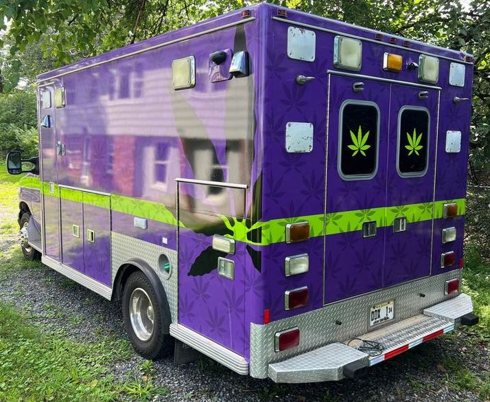 2008 Ford E-350 Weed Ambulance - Exterior 003 - Rear Three Quarters