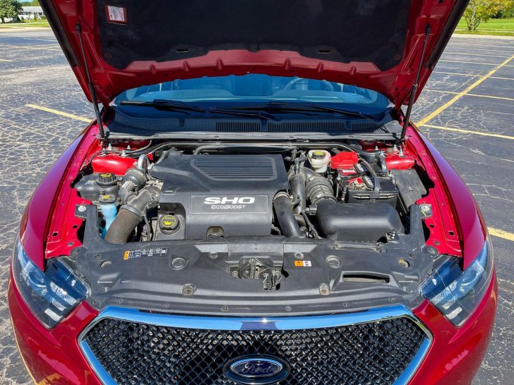 2016 Ford Taurus SHO With 30K Miles - Engine Bay 001