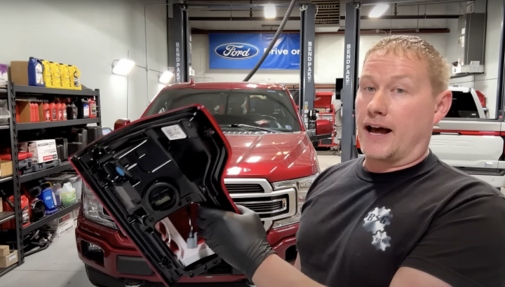 Ford F-150 Tail Lamp Repair Costs Are Absolutely Nuts: Video