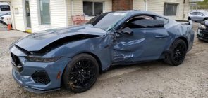 2024 Ford Mustang GT Wrecked Salvage Auction - Exterior 001 - Front Three Quarters