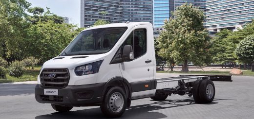 Ford Transit Chassis Cab Brazil - Exterior 001 - Front Three Quarters