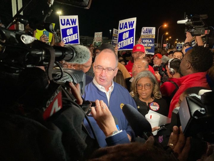 United Auto Workers UAW Strike Ford Michigan Assembly Plant