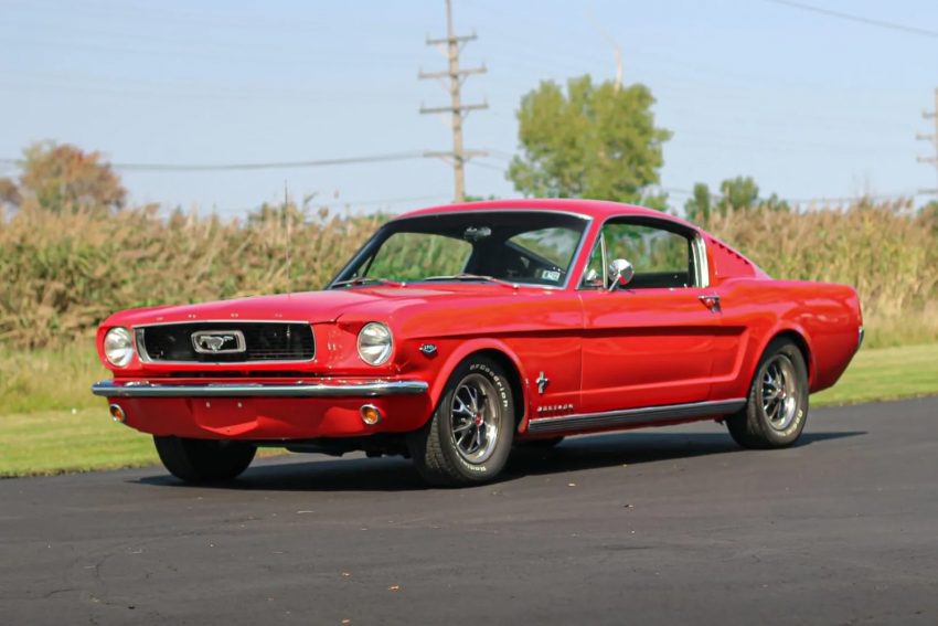 1966 Ford Mustang With 5.0L V8 - Exterior 001 - Front Three Quarters