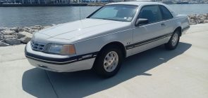 1988 Ford Thunderbird With 38K Miles - Exterior 002 - Front Three Quarters
