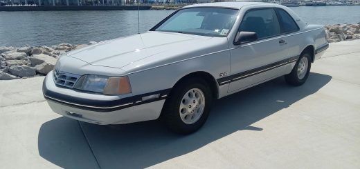 1988 Ford Thunderbird With 38K Miles - Exterior 002 - Front Three Quarters