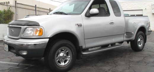 1999 Ford F-150 Lariat With Just 45K Miles - Exterior 001 - Front Three Quarters
