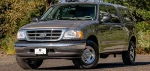 2003 Ford F-150 XLT With 47K Miles - Exterior 001 - Front Three Quarters