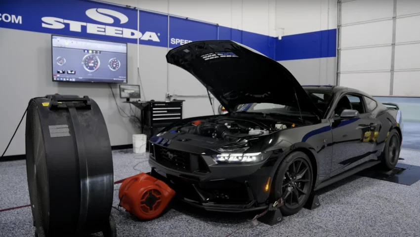 2024 Ford Mustang GT vs Dark Horse Dyno Test - Exterior 001 - Front Three Quarters
