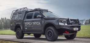 Custom Military Ford Ranger Brazil - Exterior 001 - Front Three Quarters