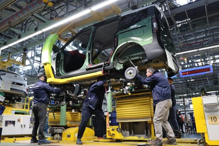 Ford Transit Courier and Tourneo Courier Enter Production At The Ford Otosan Craiova Assembly Plant - Exterior 004 - Rear Three Quarters