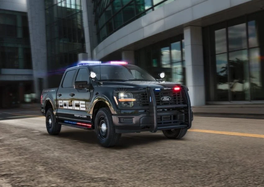 2024 Ford F-150 Police Responder - Exterior 002 - Front Three Quarters
