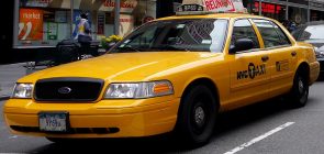 Ford Crown Victoria New York City Taxi Cab - Exterior 002 - Front Three Quarters