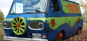 Ford Econoline Scooby Doo Mystery Machine - Exterior 001 - Front Three Quarters