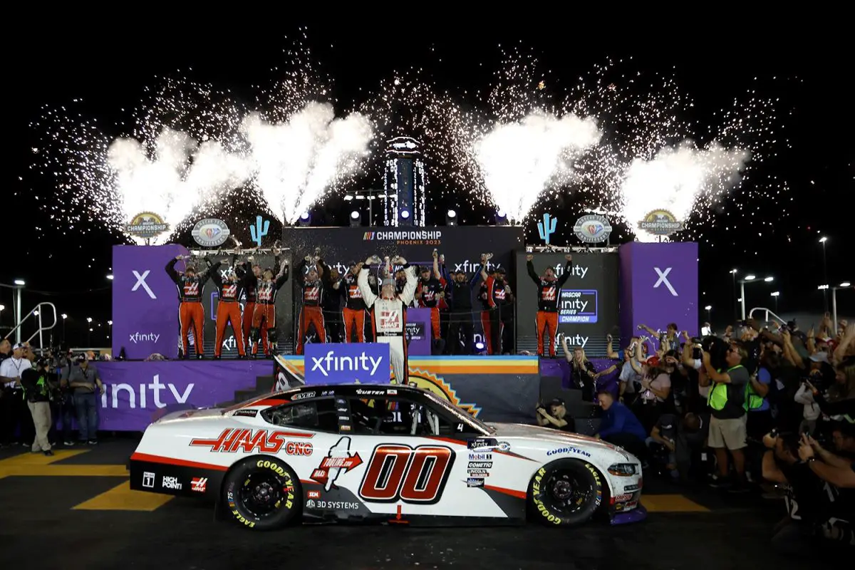 Cole Custer, No. 00 NASCAR Ford Win Xfinity Series: Video