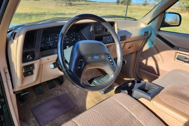 1994 Ford Explorer Sport With 68K Miles - Interior 001