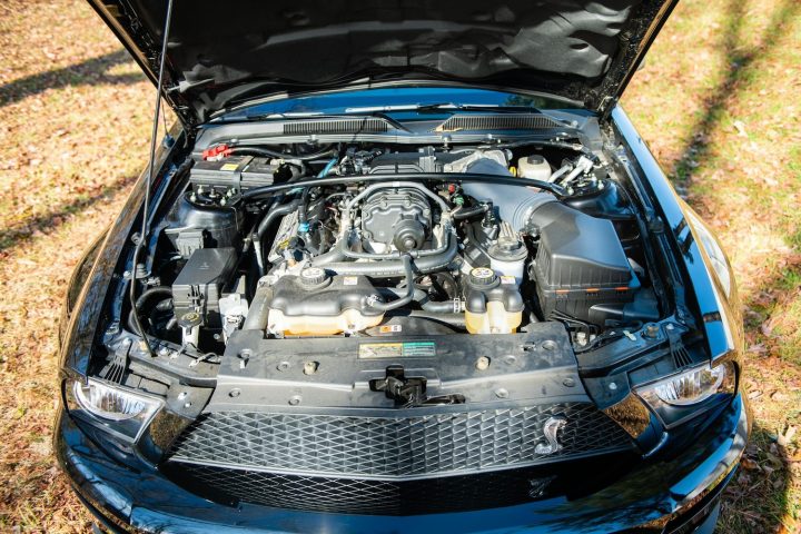 2007 Ford Mustang Shelby GT500 With 500 Miles - Engine Bay 001