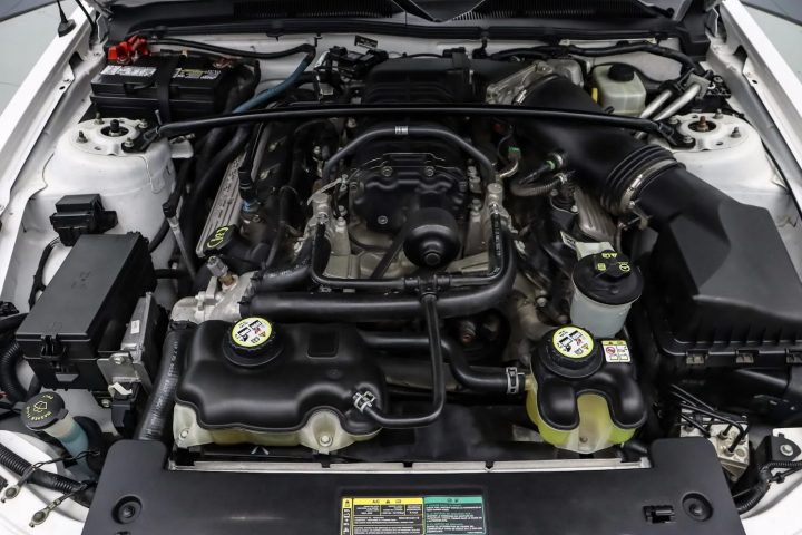 2008 Ford Mustang Shelby GT500 With 37K Miles - Engine Bay 001