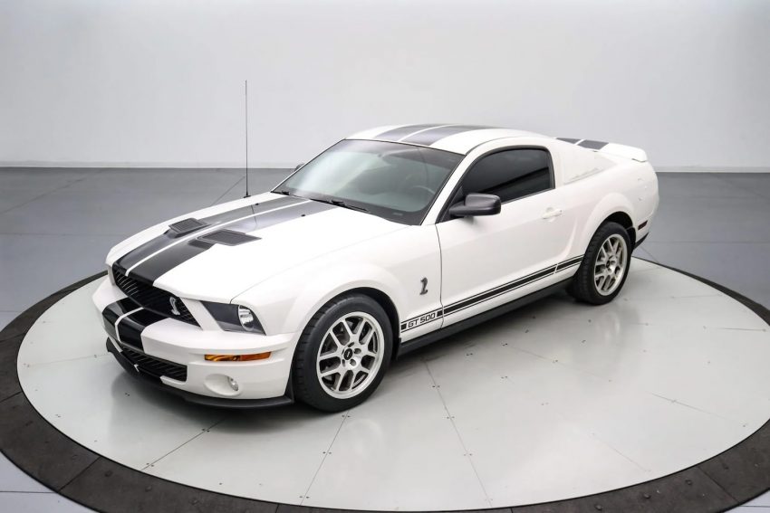 2008 Ford Mustang Shelby GT500 With 37K Miles - Exterior 001 - Front Three Quarters