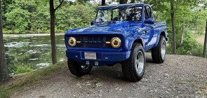 Extensively Customized 1977 Ford Bronco - Exterior 001 - Front Three Quarters